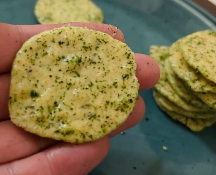 セブンイレブンのうす焼きせんべいのり塩味