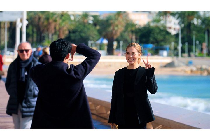 （左）元水球日本代表のアツシ、（右）最年少のミミ