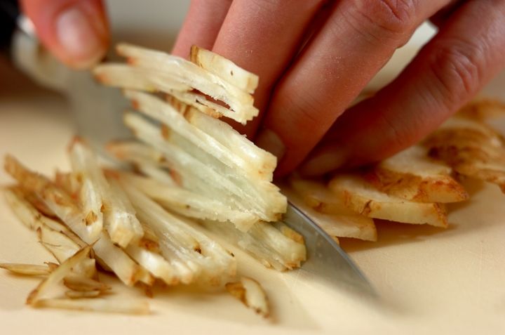 簡単ヘルシー！菊芋のキンピラの下準備1