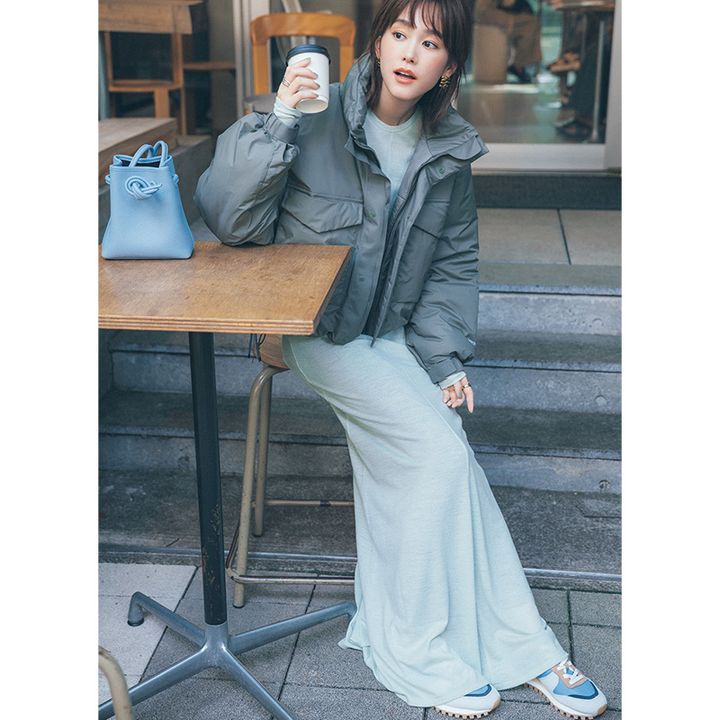 ショートダウン×ウールワンピの桐谷美玲さん