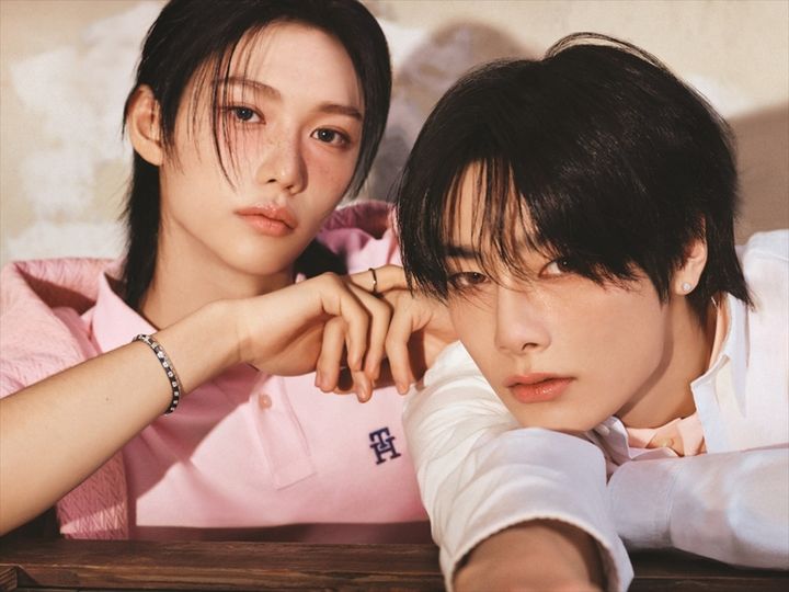 Stray Kidsのアンニュイな表情、爽やかマリンルックに胸キュン！ 魅力が詰まったトミー ヒルフィガーのビジュアルに注目