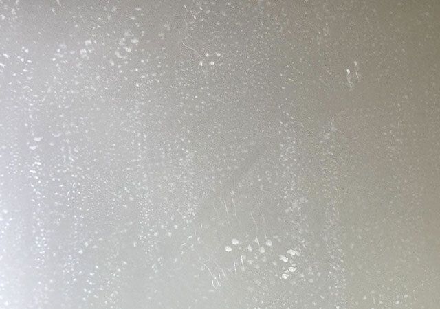 ダイソーの鏡にピタッ！ダイヤモンドウロコとりを鏡に使う