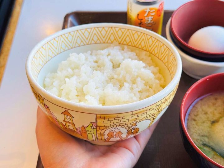すき家おすすめモーニングメニュー「たまかけ朝食」
