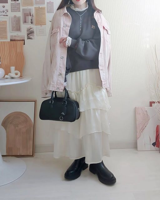 しまむらのライトピンクの「カツラギビッグGジャン」×フリルティアードスカート