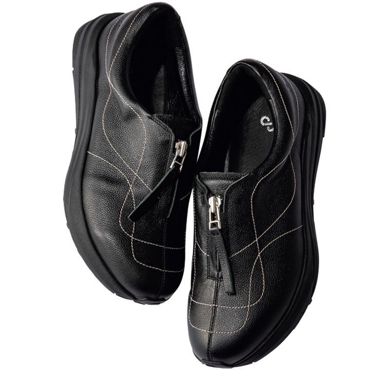 OAOの黒スニーカーはぽってりフォルムが可愛い