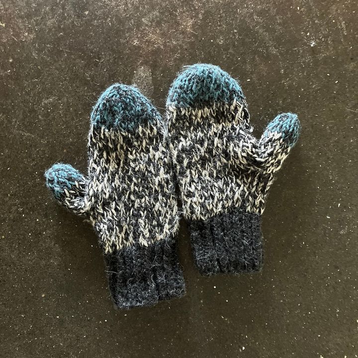 〈yourwear〉の手編み手袋