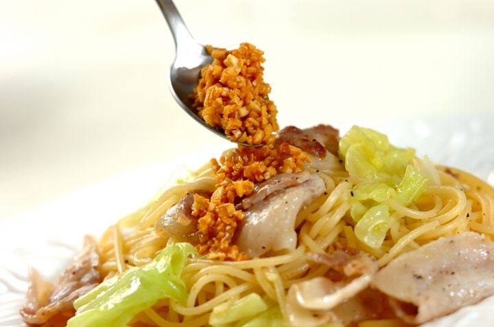 豚肉とキャベツのガーリックオイルスパゲティーの作り方5