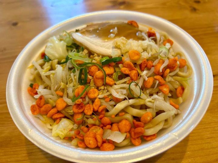 ファミリーマート「千里眼監修 ニンニクザンマイ（まぜそば）」