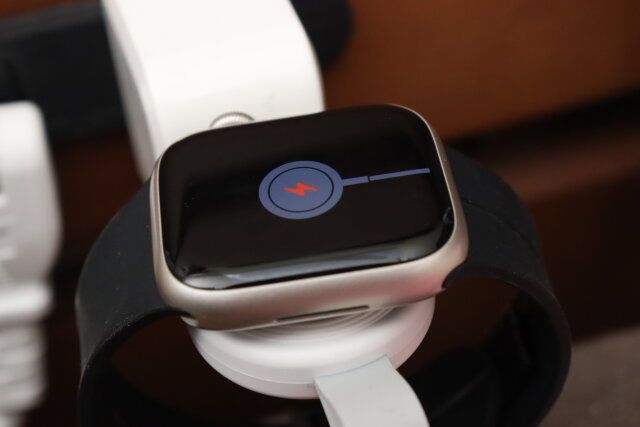 ダイソーのコスパ抜群なウォッチチャージャー（WH）