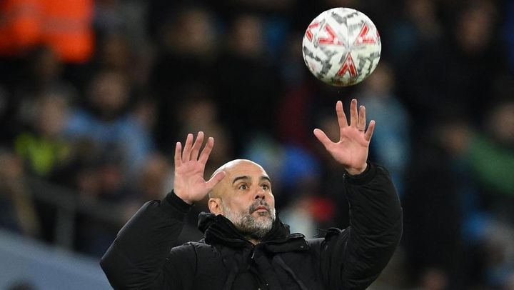 世界的監督、シュートを外しまくった試合で使われたボールに苦情…「好みは主観」と反論される