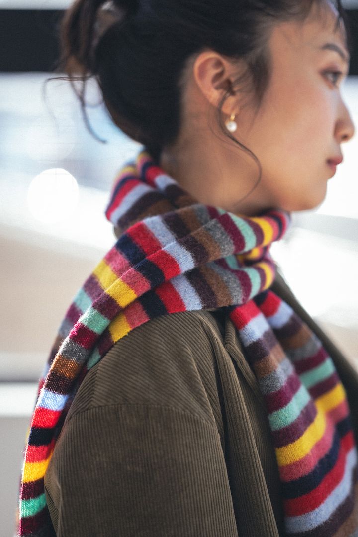 冬の寒さに逆戻り。マルチボーダーのマフラーでおしゃれに防寒を【FUDGE FRIEND おしゃれさんの毎日コーディネート vol.505｜大島花菜】