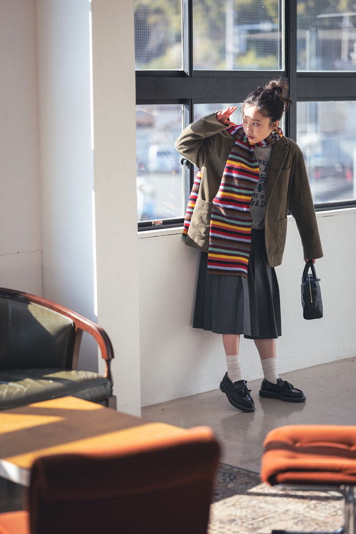 冬の寒さに逆戻り。マルチボーダーのマフラーでおしゃれに防寒を【FUDGE FRIEND おしゃれさんの毎日コーディネート vol.505｜大島花菜】