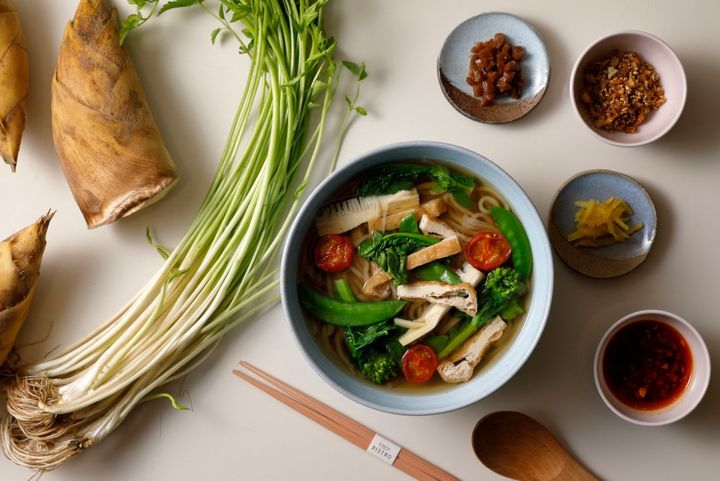 「春野菜のおうどん」2,420 円(税込)