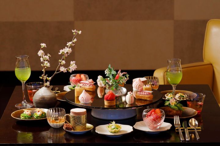 桜アフタヌーンティー 6,600 円（税込・サービス料 15%別）