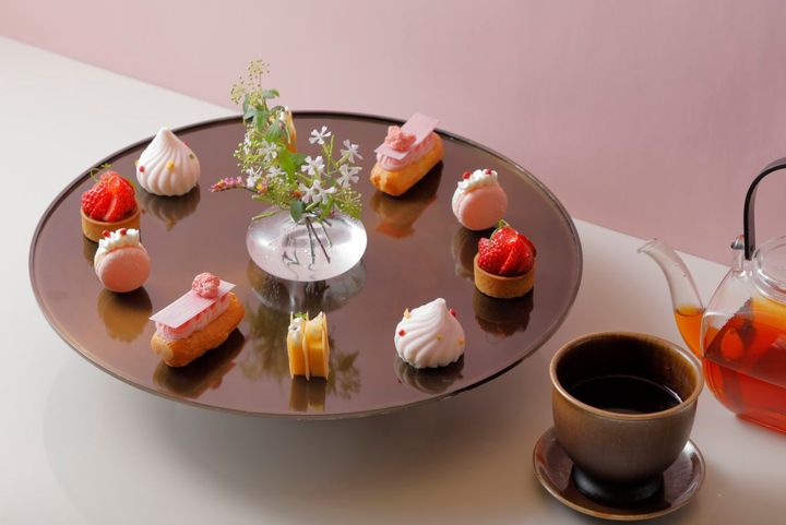 「桜アフタヌーンティ」の締めくくり、旬のいちごを贅沢に使ったスイーツコース