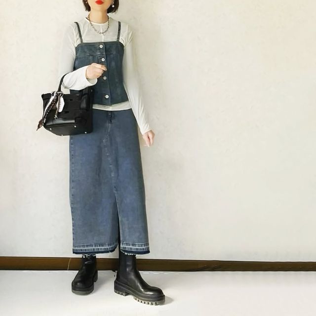 2セットMACビスチェ＋SKを着たコーデ