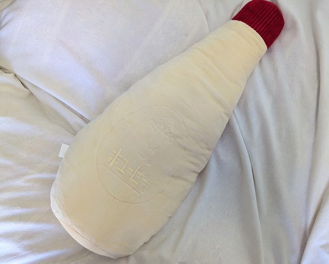 キユーピー マヨネーズ 発売100周年 とってもマヨな抱き枕