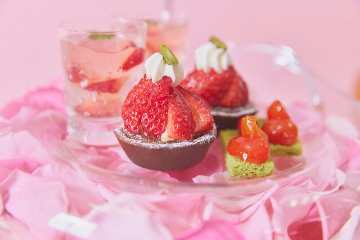 ブルー・ブリック・ティーセット～春色テラスのティータイム～ メニュー