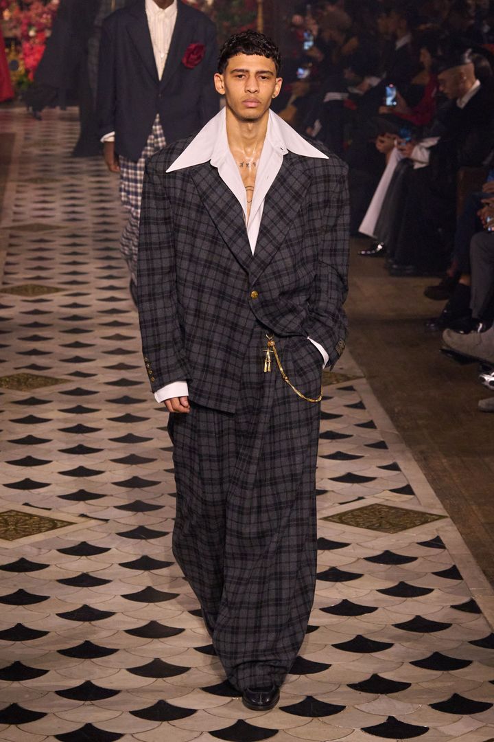 ウィリー チャバリア 2025-26年秋冬コレクションより。