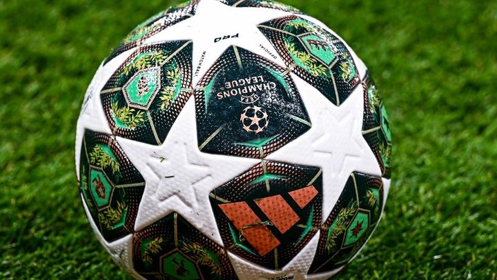 なぜサッカーボールは製造メーカーで違いが生まれるのか…その理由とは