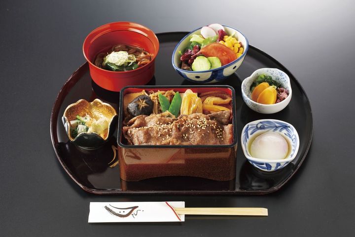 「特撰A5和牛すき焼重」2600円