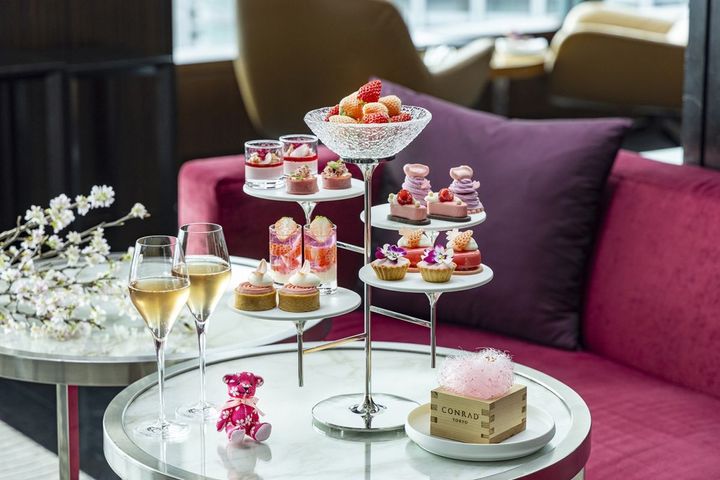 新登場のスタンドでお届けするデラックスアフタヌーンティー