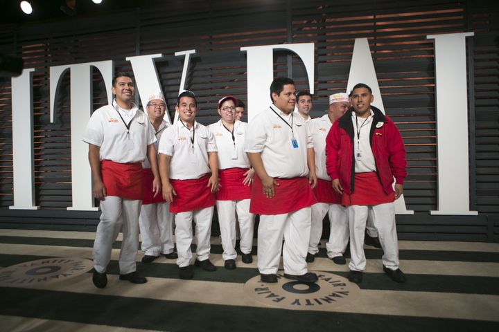 2015年『ヴァニティ・フェア』主催のオスカーパーティーでの「In-N-Out Burger」チーム。