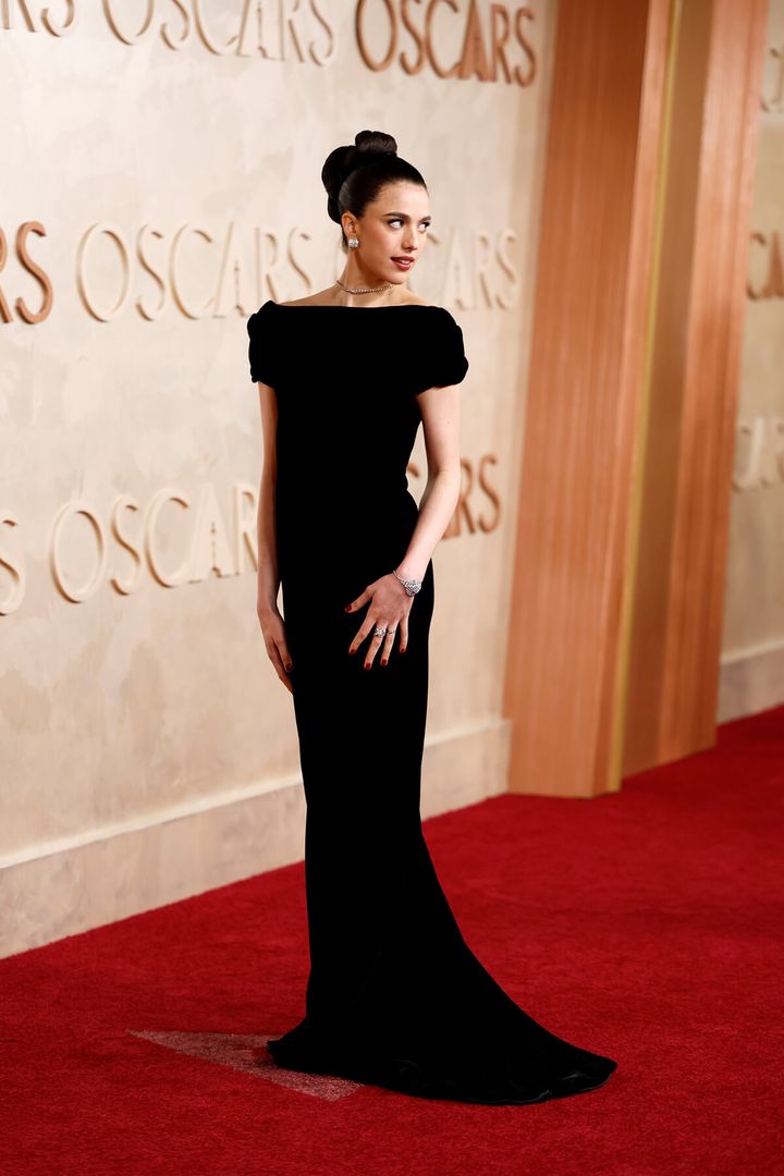 1200-chanel_margaret-qualley-wore-chanel-at-the-97th-annual-oscars-020325_1-LD.jpg