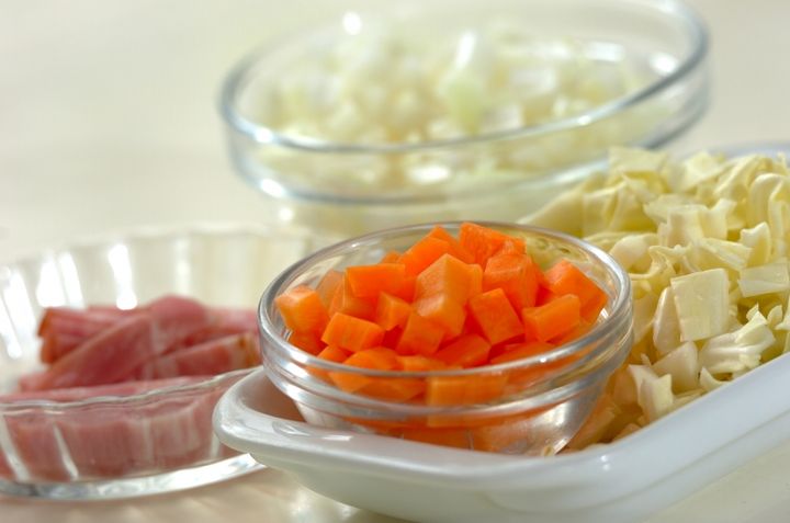 押し麦と野菜のスープの下準備1