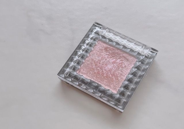 セザンヌ シングルシャイニーアイシャドウ 02 サクラプリズム