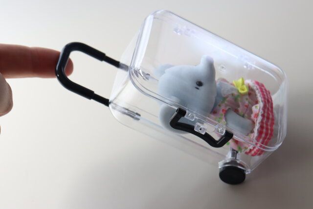 ダイソー ミニキャリーケース型小物入れ（黒、白） ハンドル 車輪