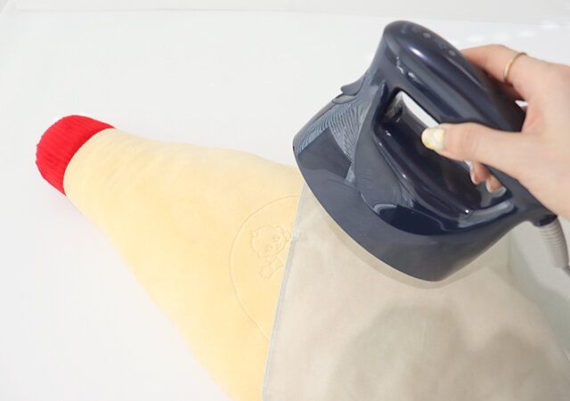 キユーピーマヨネーズを再現した抱き枕 シワ取り