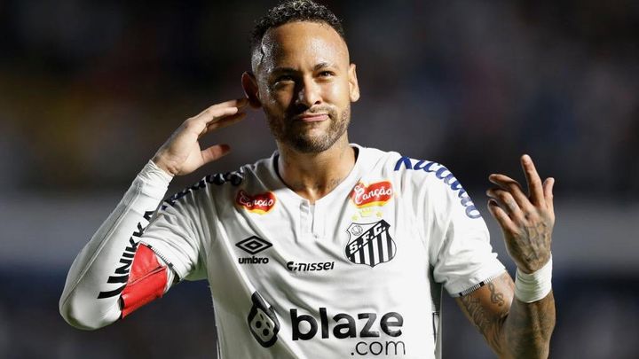 ネイマール、バルセロナへの電撃復帰は？指揮官のフリックが言及。