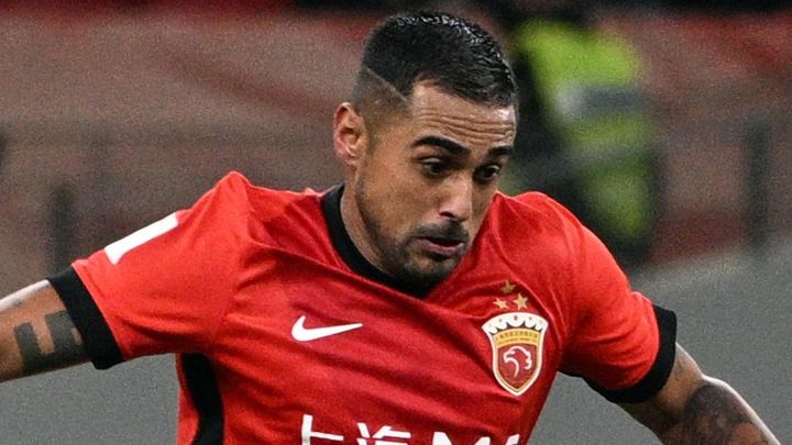 Jリーグ名門、中国で韓国人審判に救われる！？ゴール取り消しの元JリーガーFWは「オーマイゴッド」