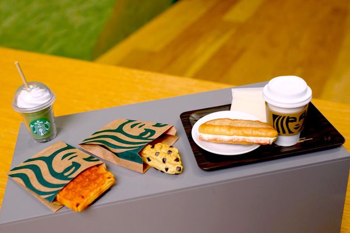 「STARBUCKS®︎ REWARDS限定 ミニチュアコレクション“TO GO”」「STARBUCKS®︎ REWARDS限定 ミニチュアコレクション“For Here”」400starsと交換