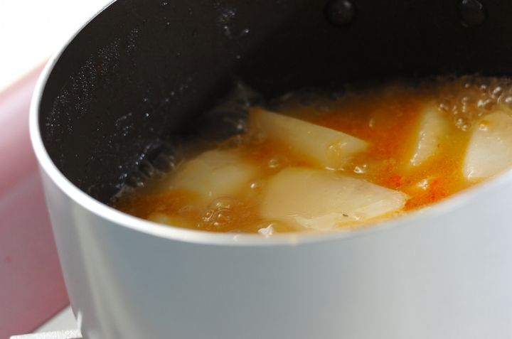 カブとエビのクリーム煮の作り方2