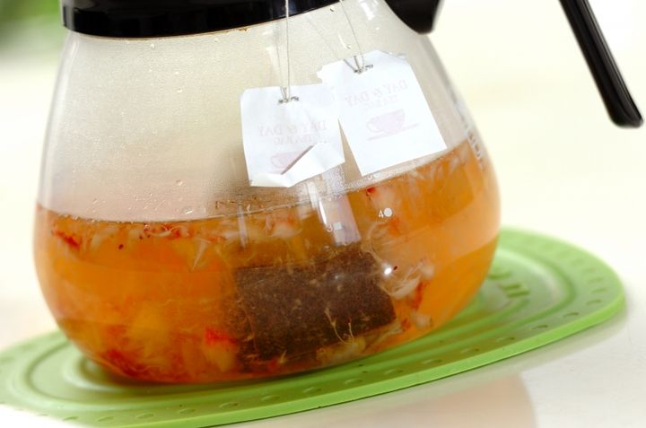 イチゴのアイスフルーツティーの作り方1