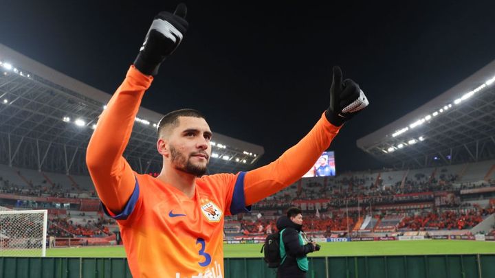 SNSのアイコンがJリーグクラブのユニ姿！？ACLE出場のブラジル人レフティーが電撃加入か！？