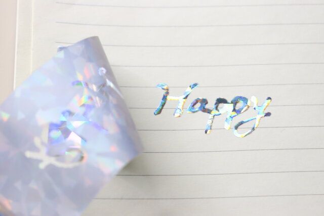 セリア 箔押しできるホイルテープ 3.5cm×2M（ホログラム） のりペン 使用例 仕上がり