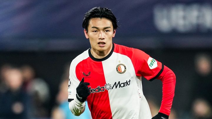 髪を切ってすっきり！26歳の日本代表FW、怪我から復帰もチームは敗戦…1週間後にアウェイで再戦へ