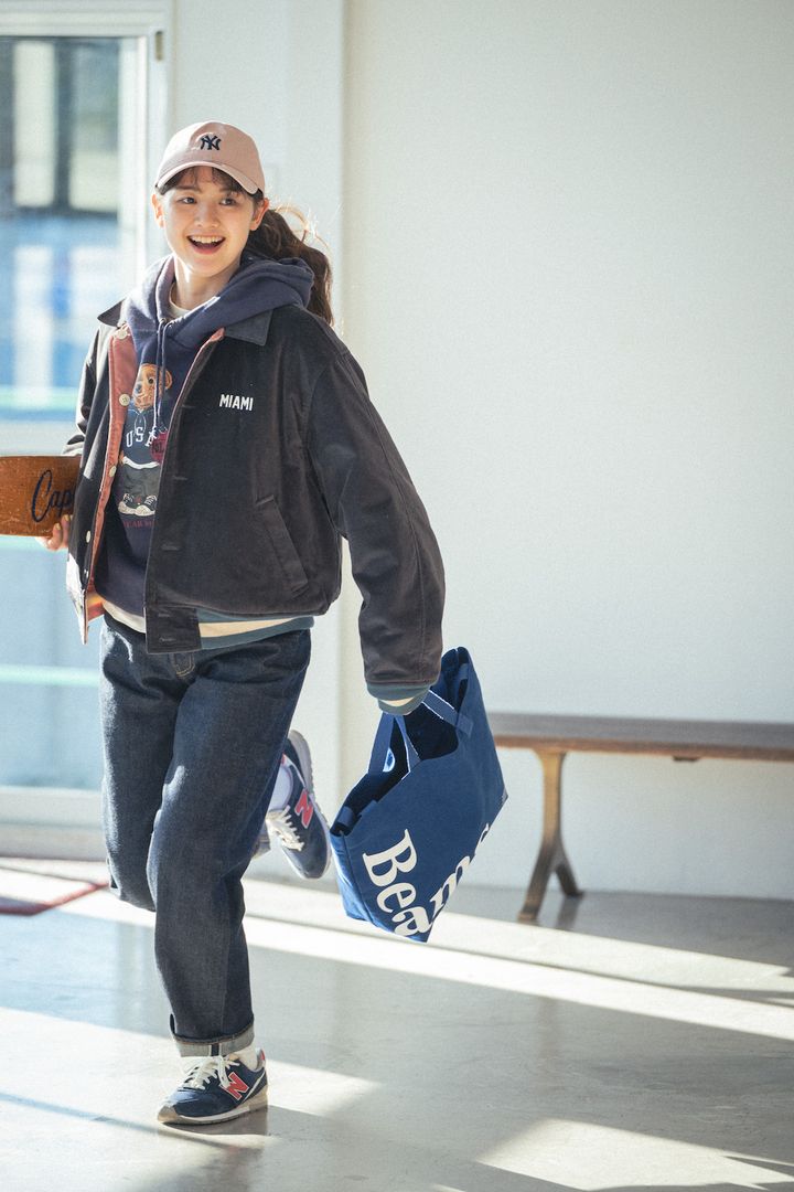 やっぱりデニムは王道の濃紺！差し色を効かせたお手本着まわし2選【FUDGE FRIEND おしゃれさんの毎日コーディネート｜うさみ】