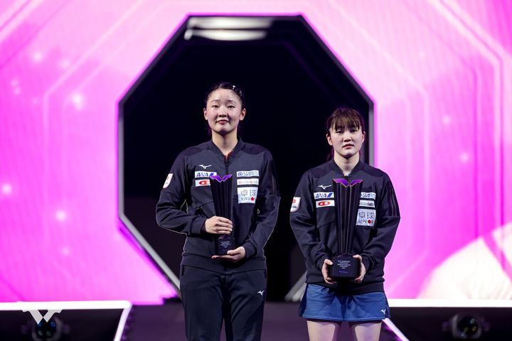張本美和（写真左）、大藤沙月（C）WTT