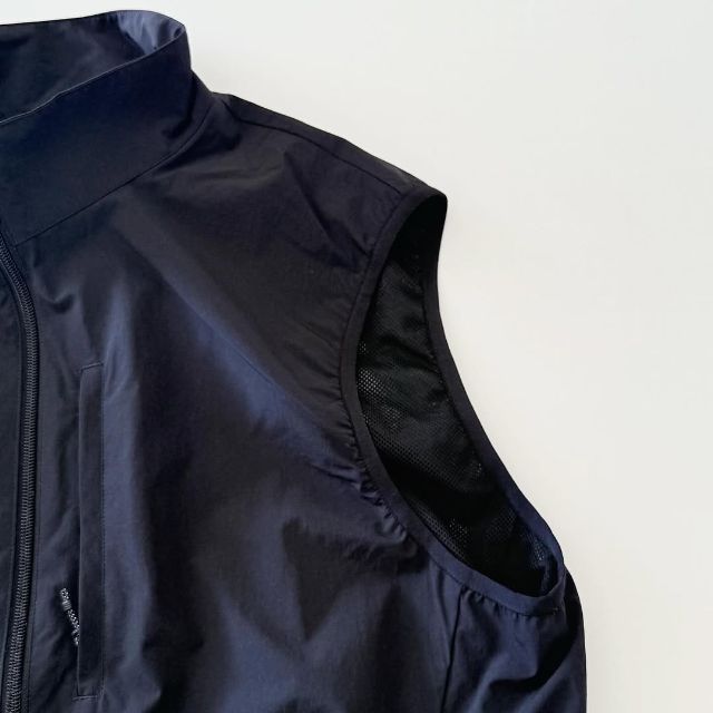 ウィンドプルーフベストの袖部分