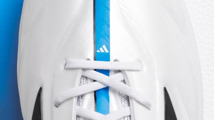 アーセナルのスター選手が着用！“懐かしすぎる”adidasの新スパイクが登場