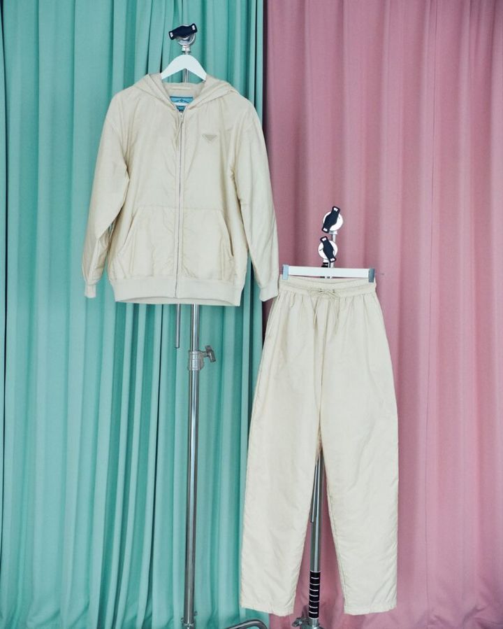 プラダの再生ナイロンセットアップ