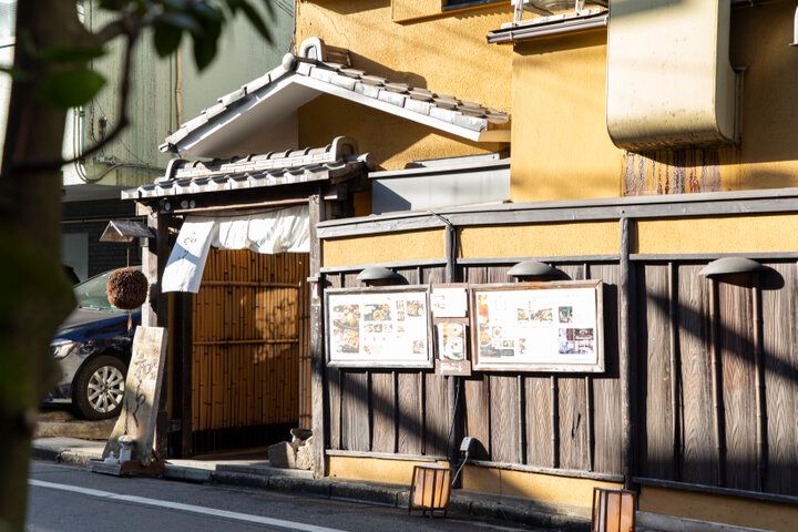 路地裏にある隠れ家レストランで和洋食ランチに舌鼓♪「神楽坂 和らく」