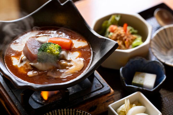 路地裏にある隠れ家レストランで和洋食ランチに舌鼓♪「神楽坂 和らく」