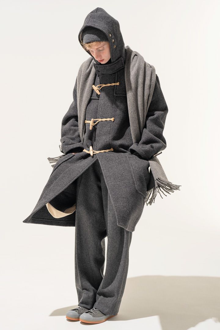 ベージュ、グレイ、ネイビーのベーシックカラーを重ねたりグラデーションするテクニック6選