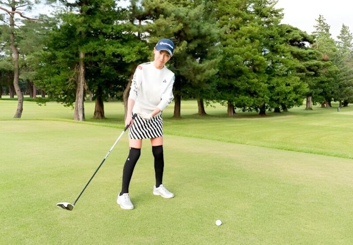 「グリップエンドの向きだけ」気にしたらOK！FWのコツを女子プロが解説