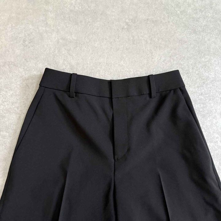 画像: すっきりとしたシルエット